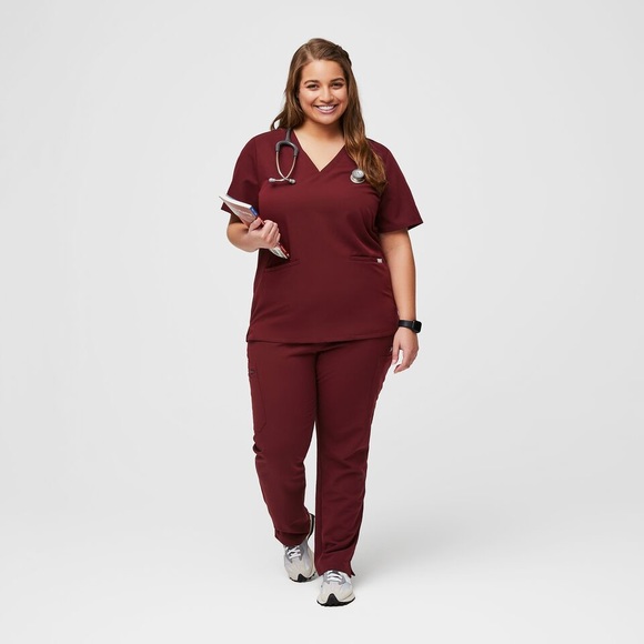 Figs NWT XL Casma 3 pocket scrub top burgundy - Picture 4 of 5